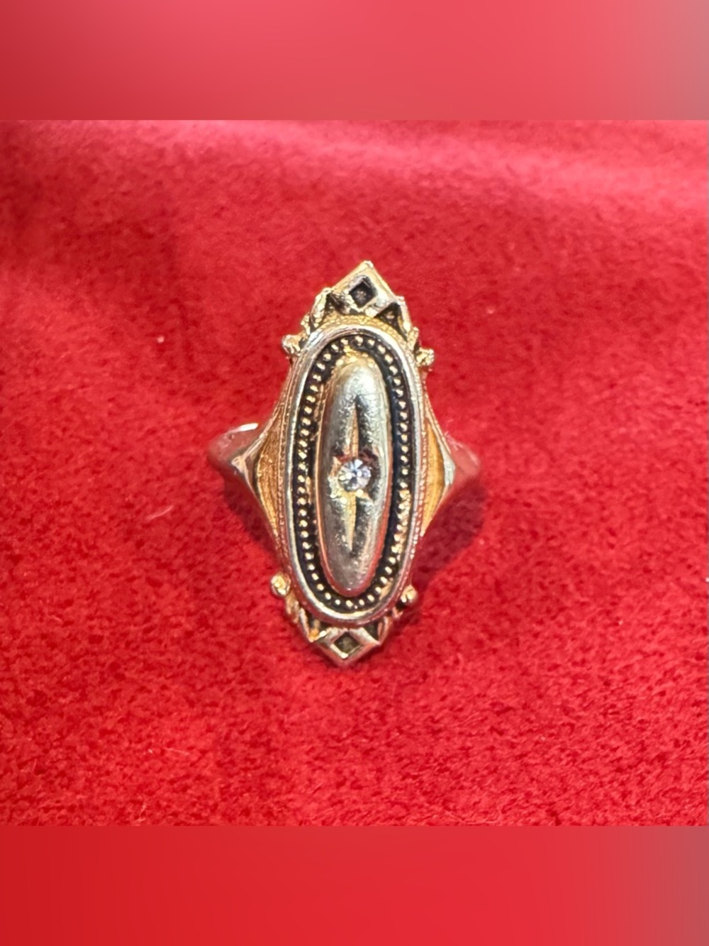 Vintage 1976 Avon Kensington Ring, Antique Gold Tone, Oval, 1 Clear Stone—Sz 4-5